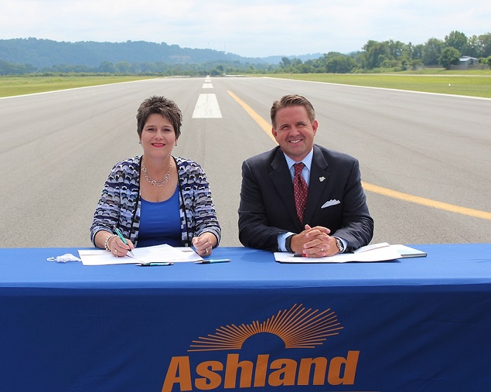 ACTC and EKU Presidents at airport